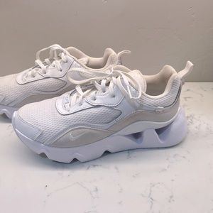 Women’s Nike RYZ size 7